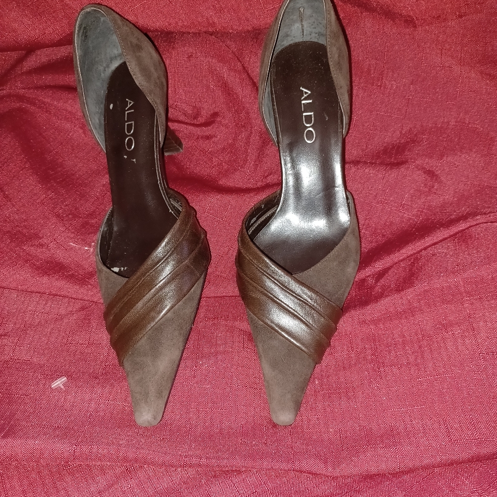 Aldo Pointed toe heels. Suede EU36